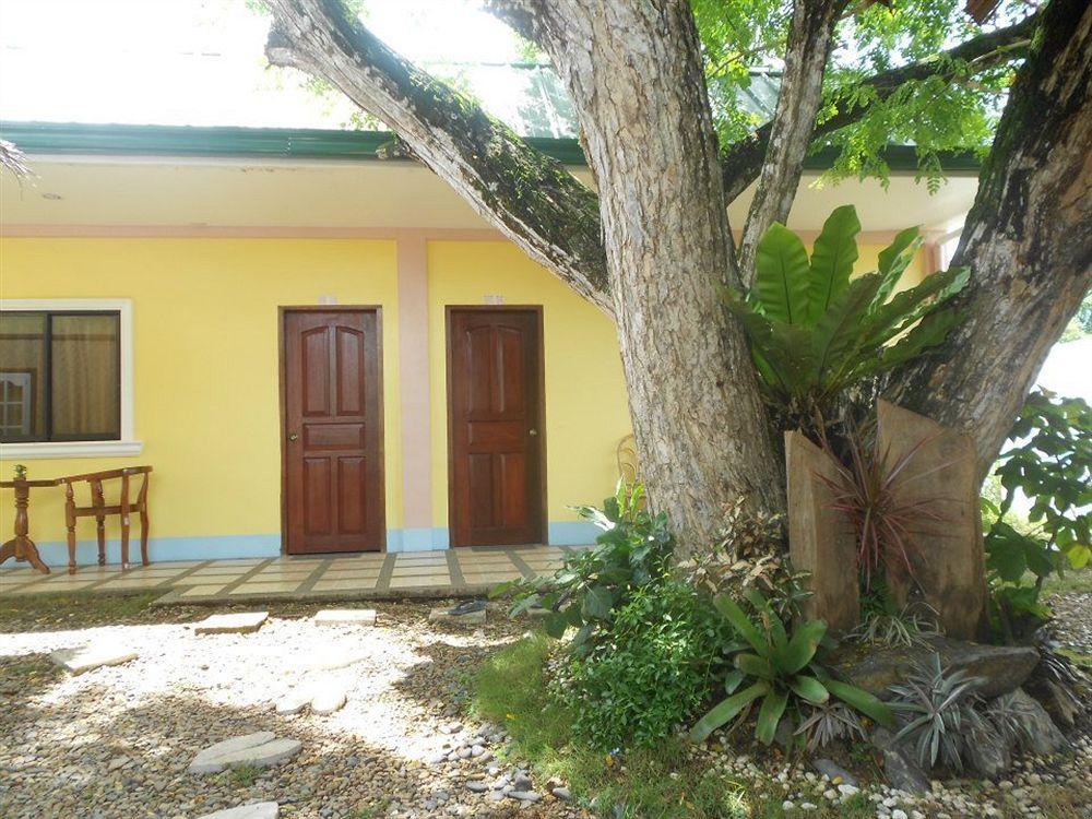 Tia Mers Guest House Puerto Princesa Exterior foto