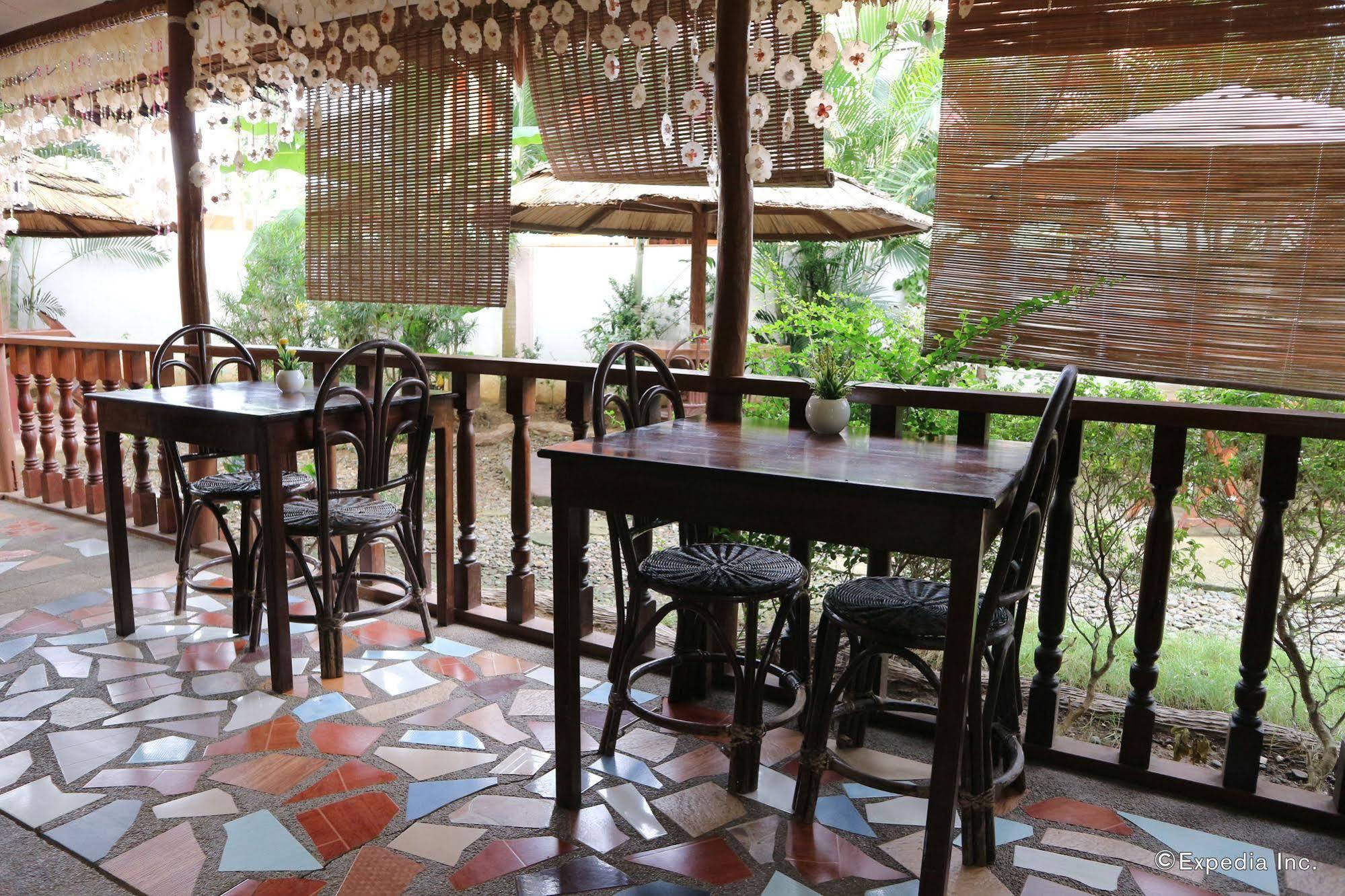 Tia Mers Guest House Puerto Princesa Exterior foto