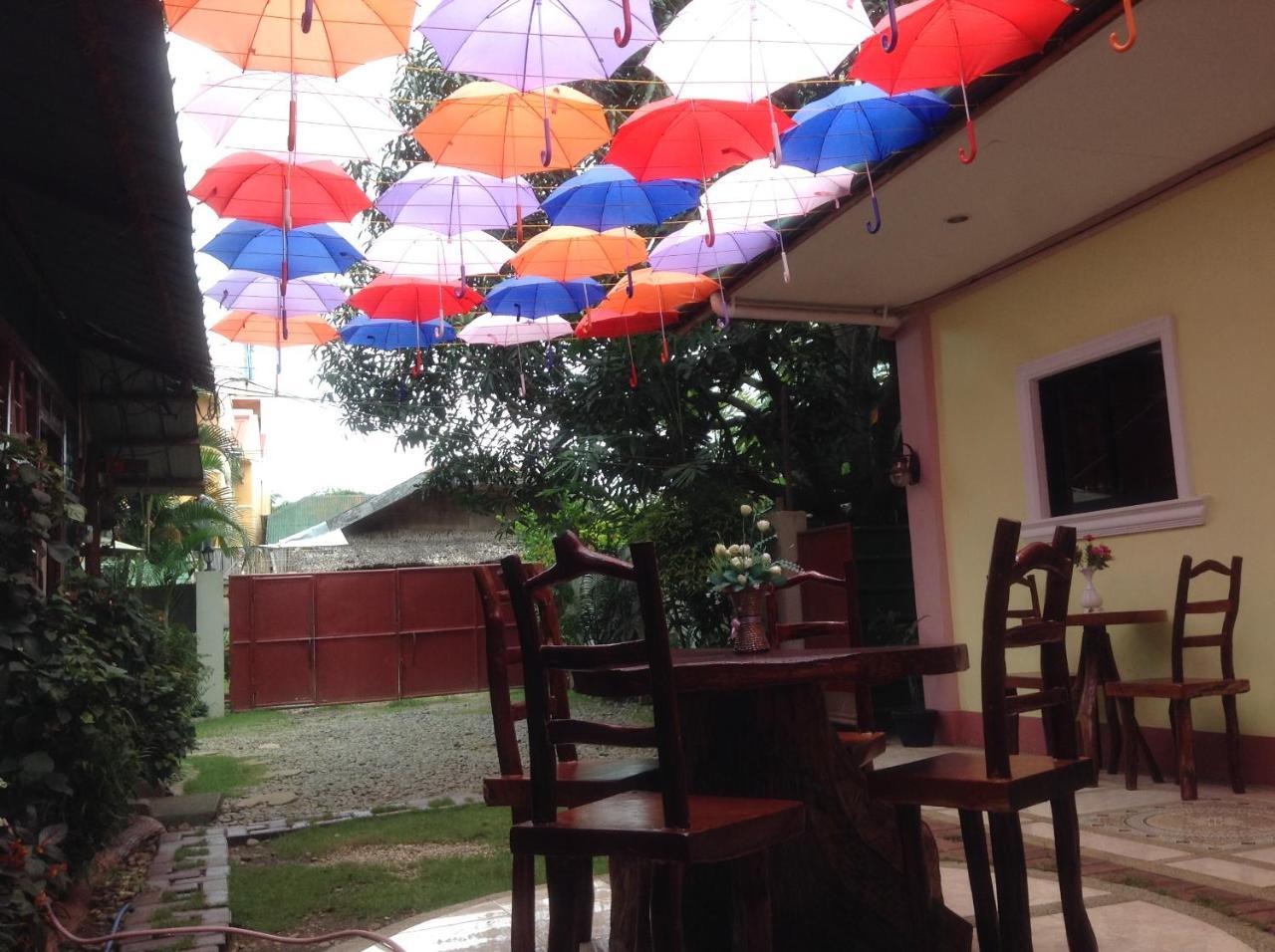 Tia Mers Guest House Puerto Princesa Exterior foto