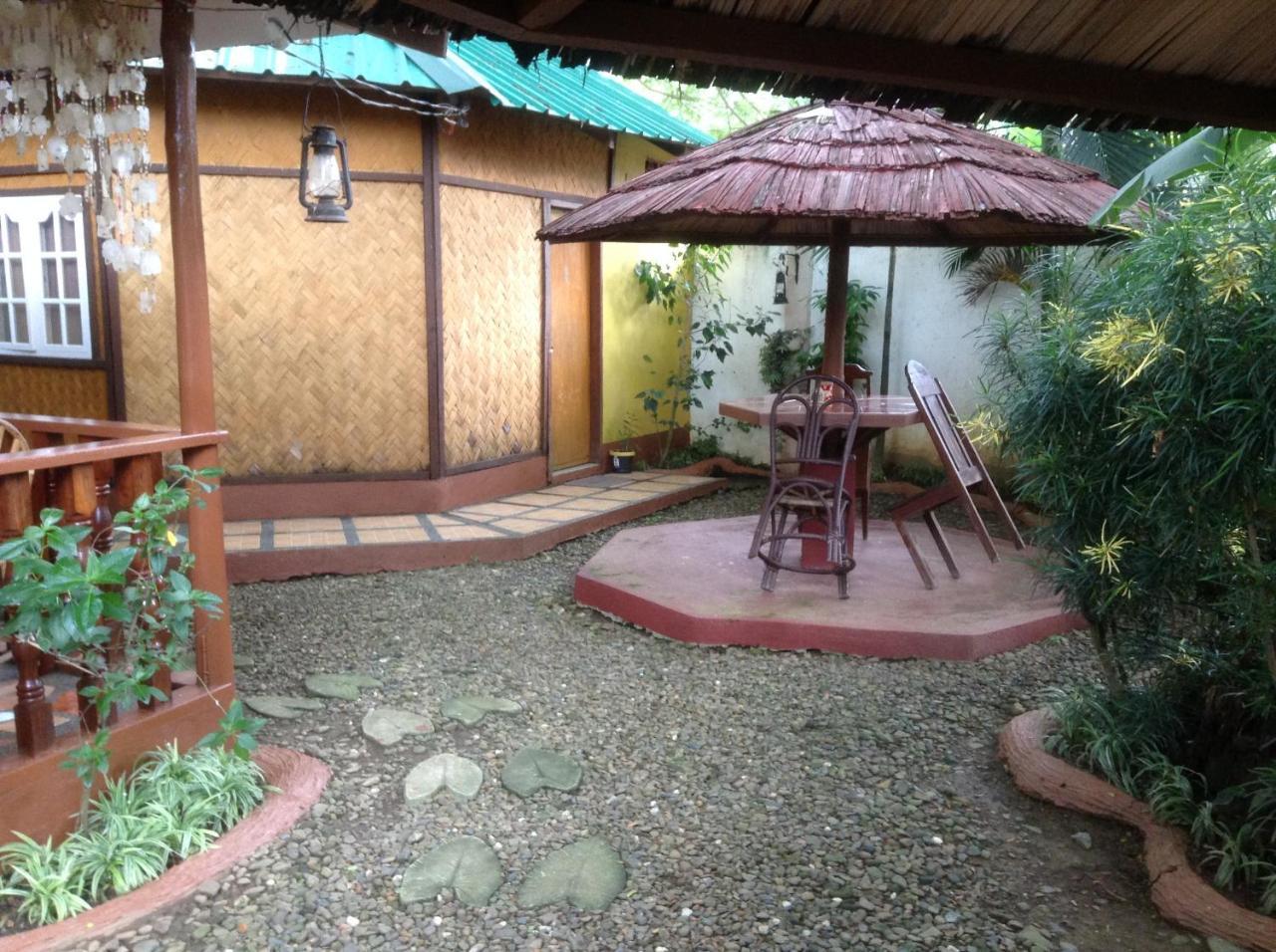 Tia Mers Guest House Puerto Princesa Exterior foto